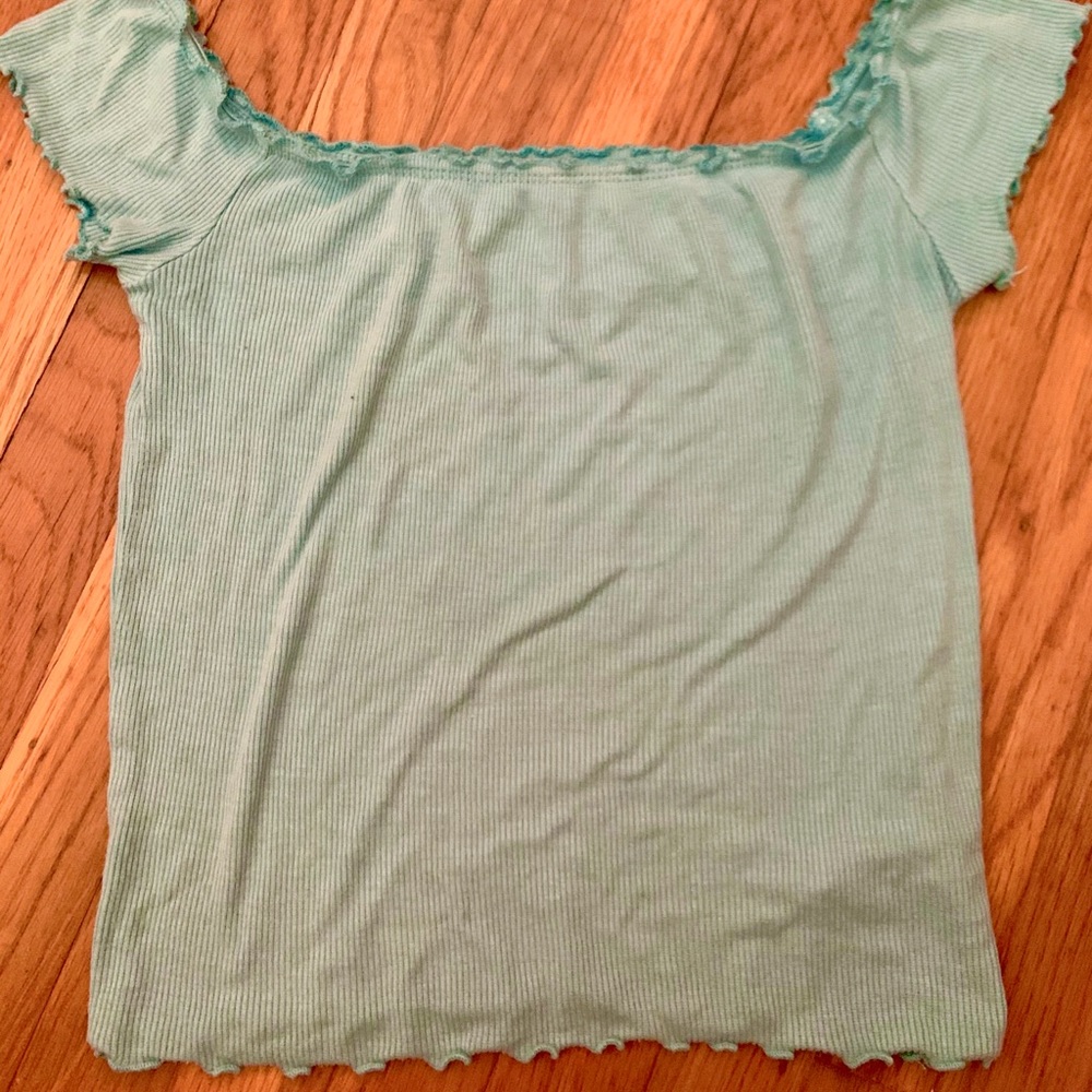 off the shoulder crop top🦋